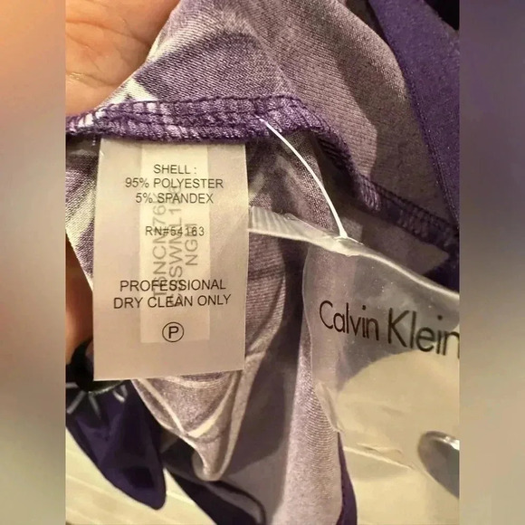Calvin Klein Purple Geometric Sleeveless Blouse- size Petite X- Small - Picture 5 of 6